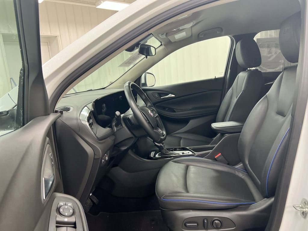 Certified 2025 Buick Encore GX Sport Touring w/ Advanced Technology Package image 19