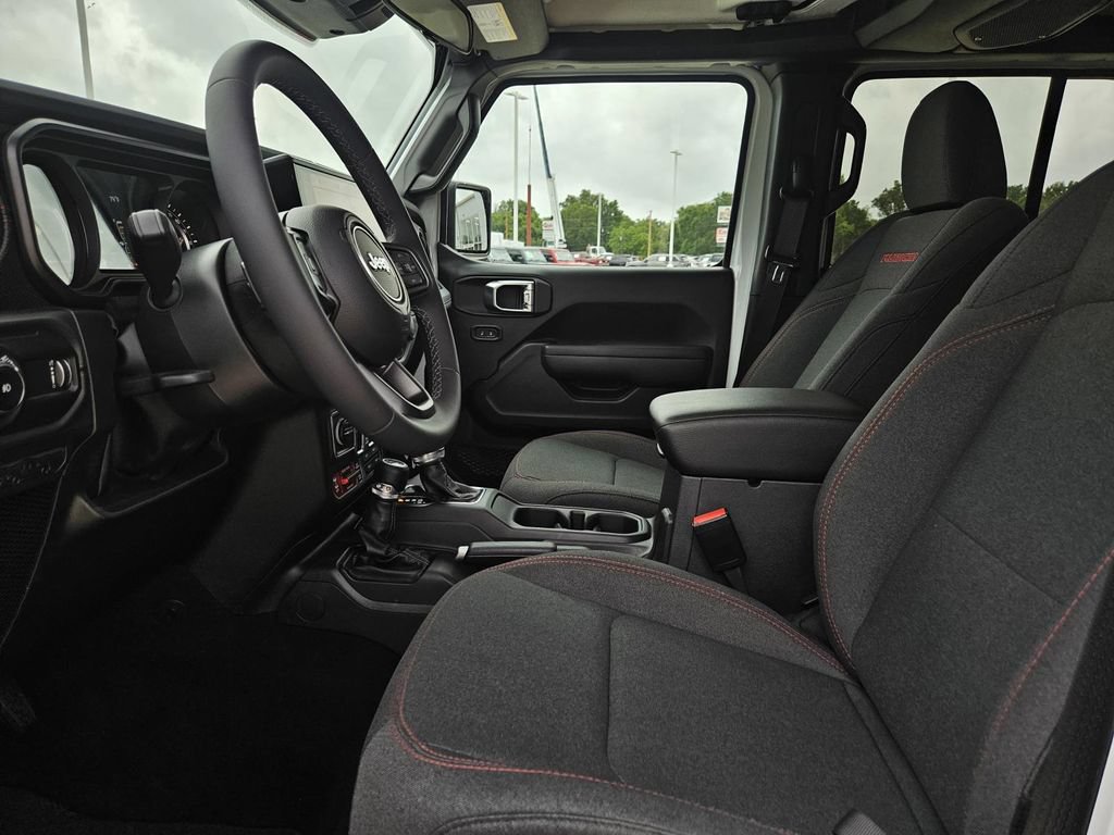 Used 2026 Jeep Wrangler Unlimited Rubicon AWD/4WD image 12