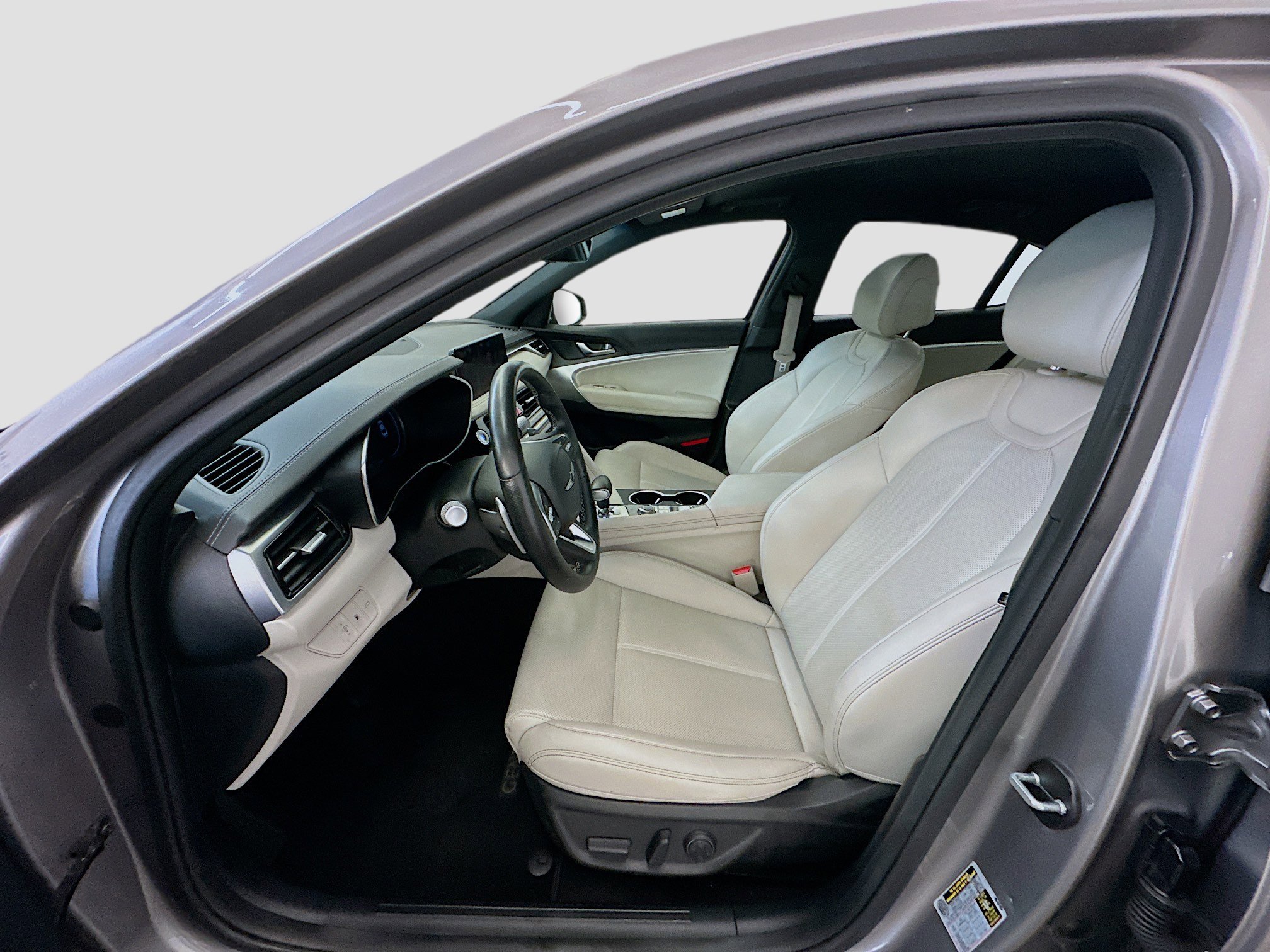 Used 2025 Genesis G70 2.5T image 13