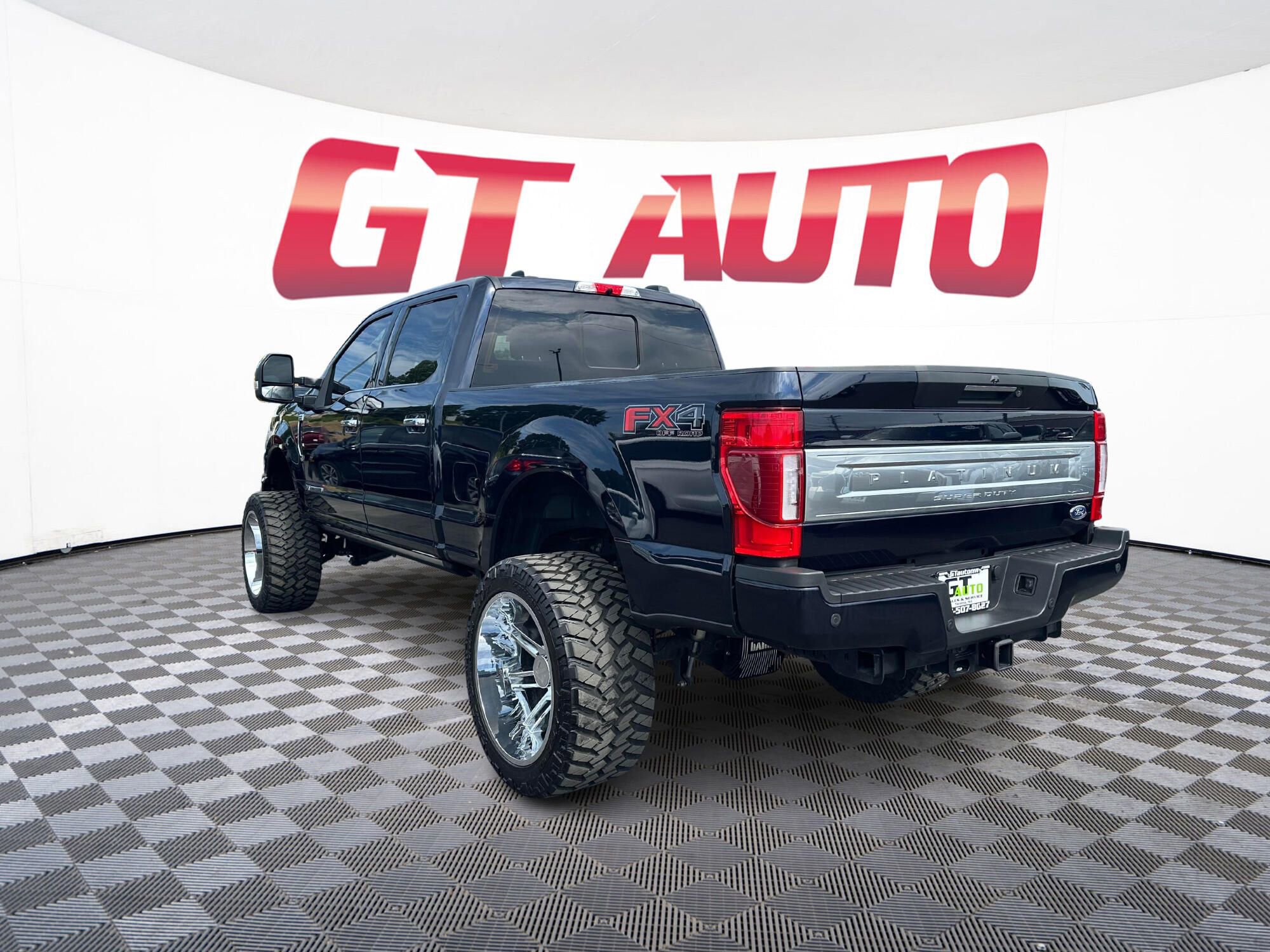 Used 2022 Ford F250 Platinum w/ FX4 Off-Road Package image 5