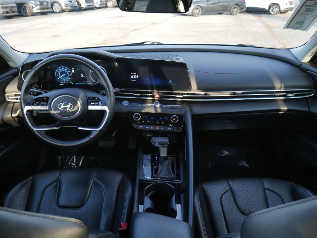 Used 2025 Hyundai Elantra Limited FWD image 39
