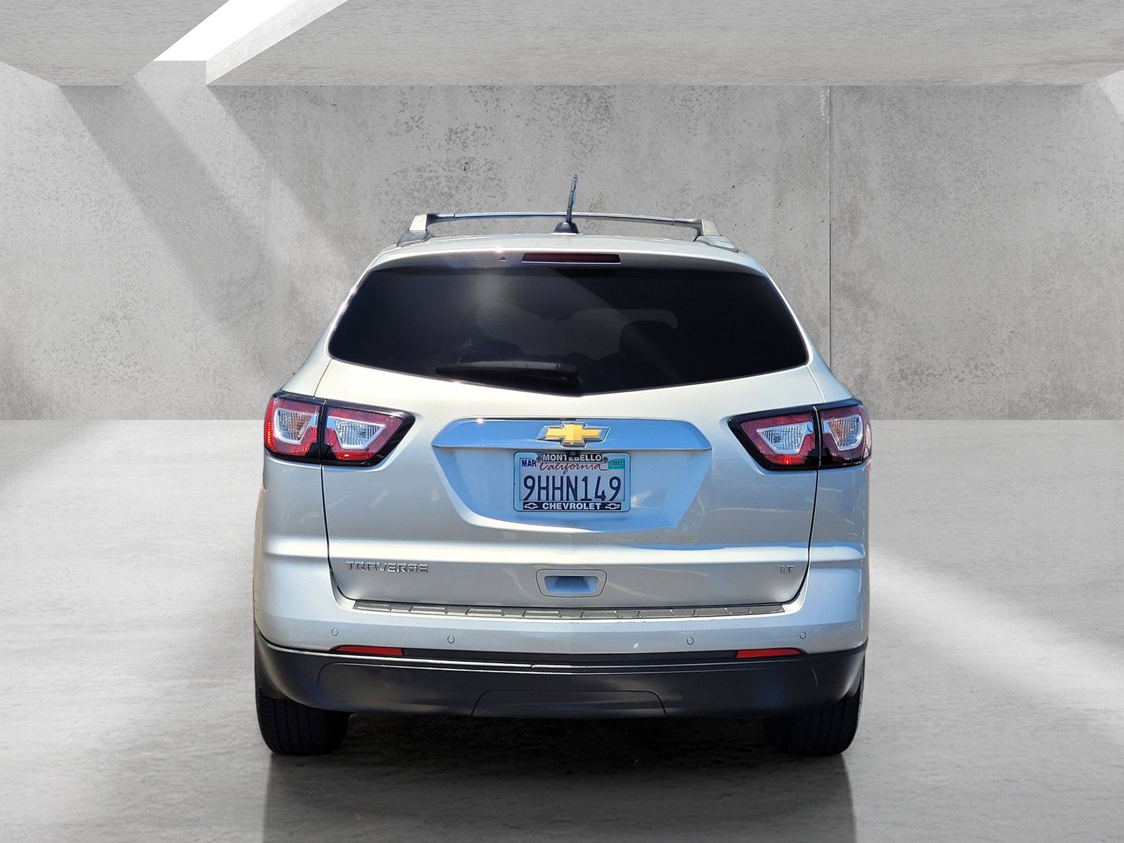 Used 2017 Chevrolet Traverse LT w/ LPO, 'HIT The Road' Package FWD image 5