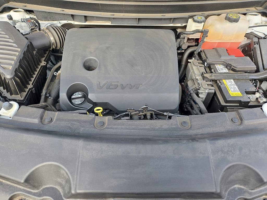 Used 2023 Chevrolet Traverse LT image 32