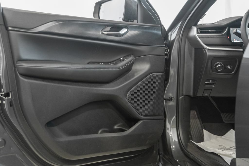New 2026 Jeep Grand Cherokee L 4WD image 39