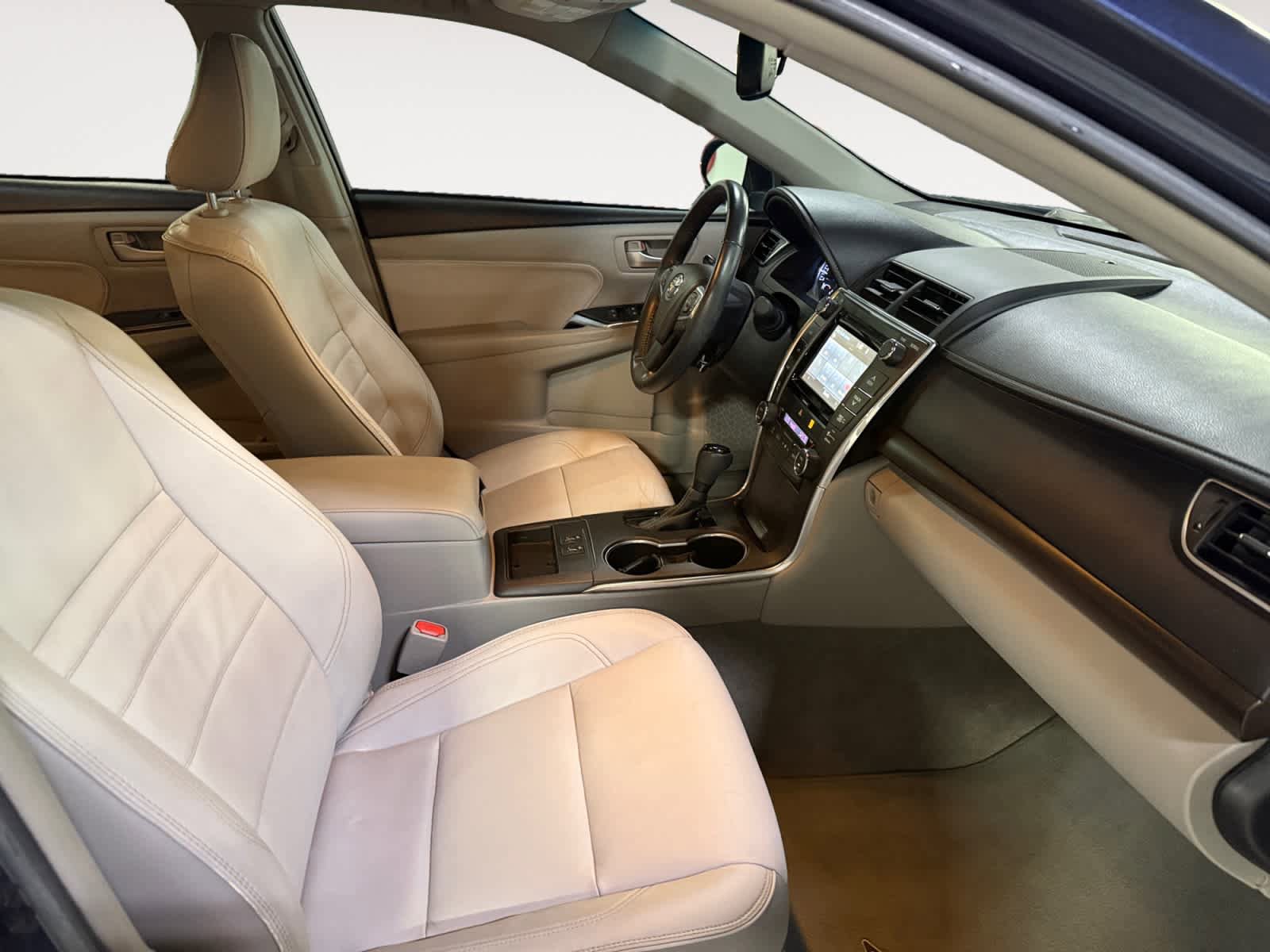Used 2017 Toyota Camry XLE FWD image 22