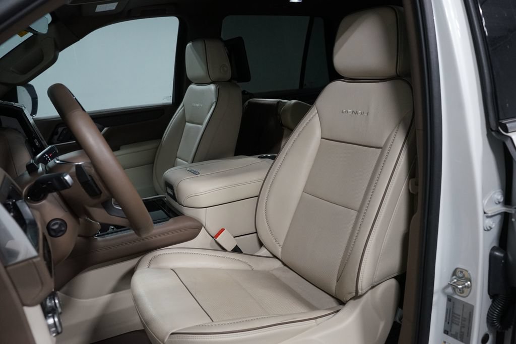 Used 2025 GMC Yukon Denali w/ Denali Reserve Package AWD/4WD image 6