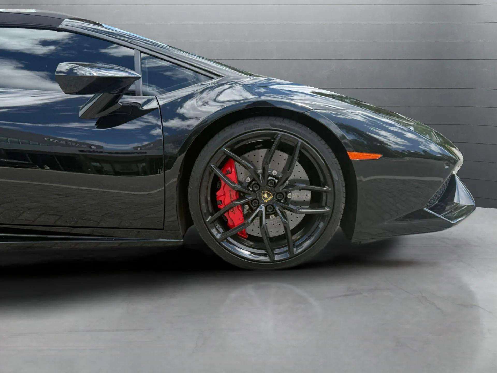 Used 2016 Lamborghini Huracan LP 610-4 AWD/4WD image 9