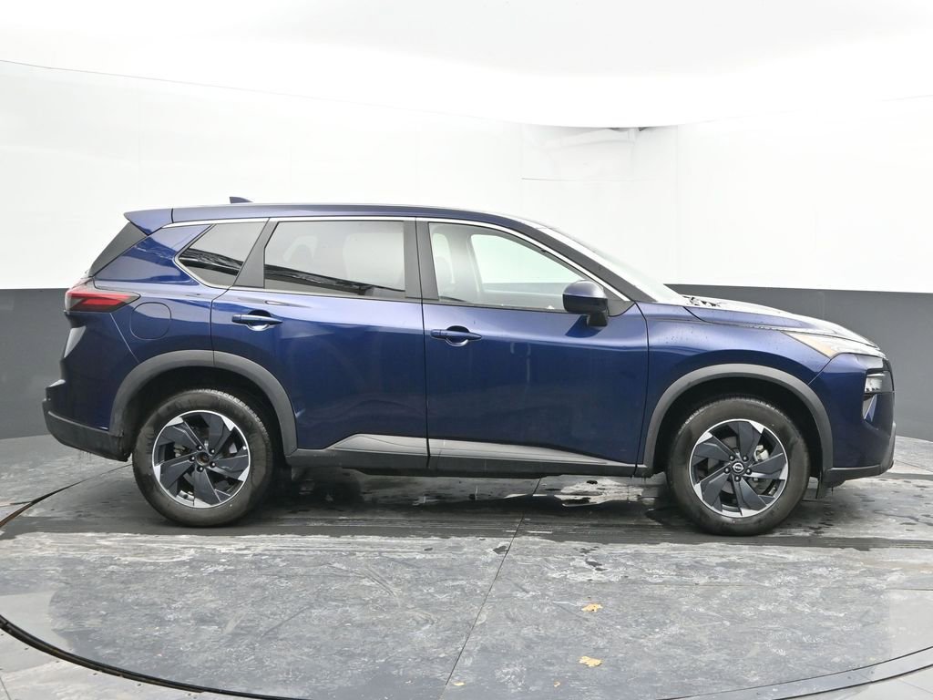 Used 2024 Nissan Rogue SV image 12