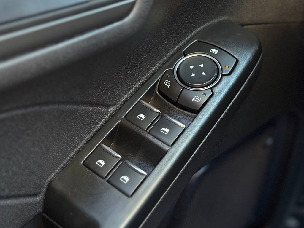 Used 2023 Ford Escape SE image 19