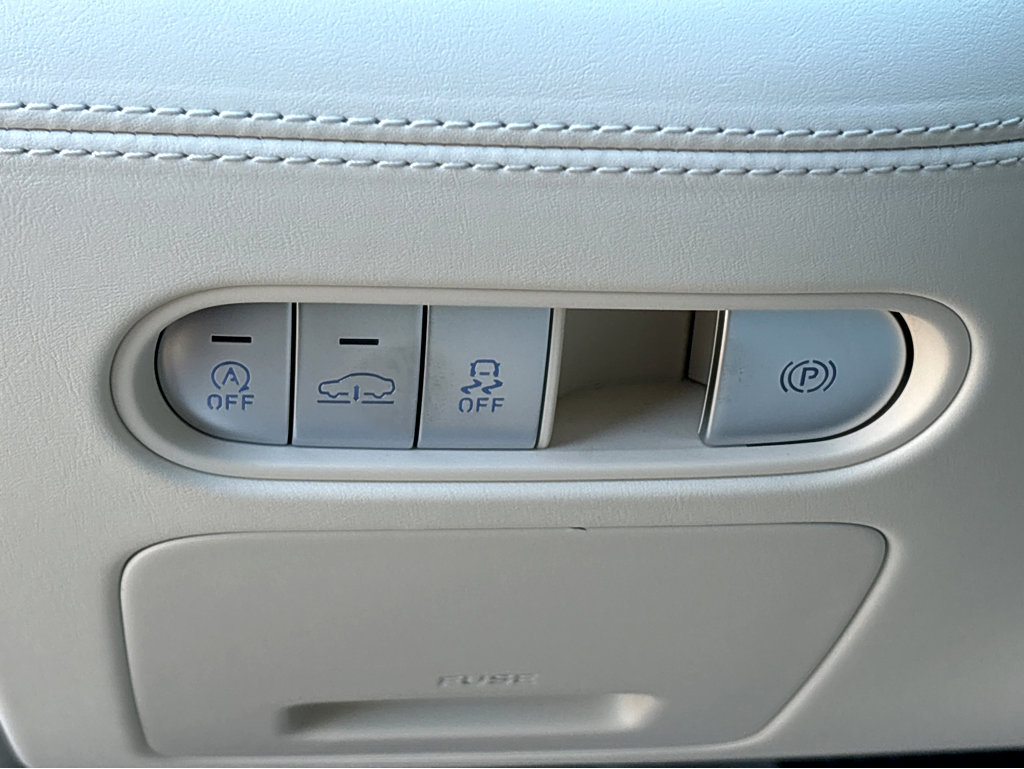 New 2025 Genesis G90 3.5T image 17