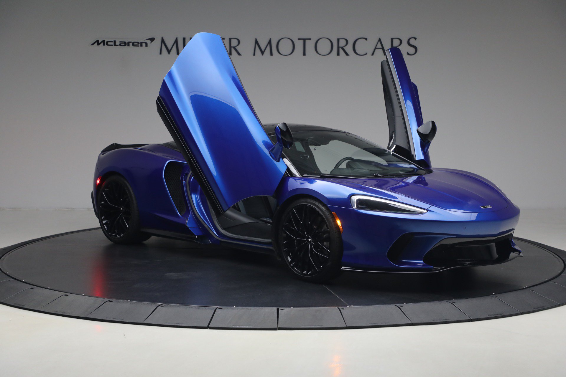 Used 2023 McLaren GT RWD image 21