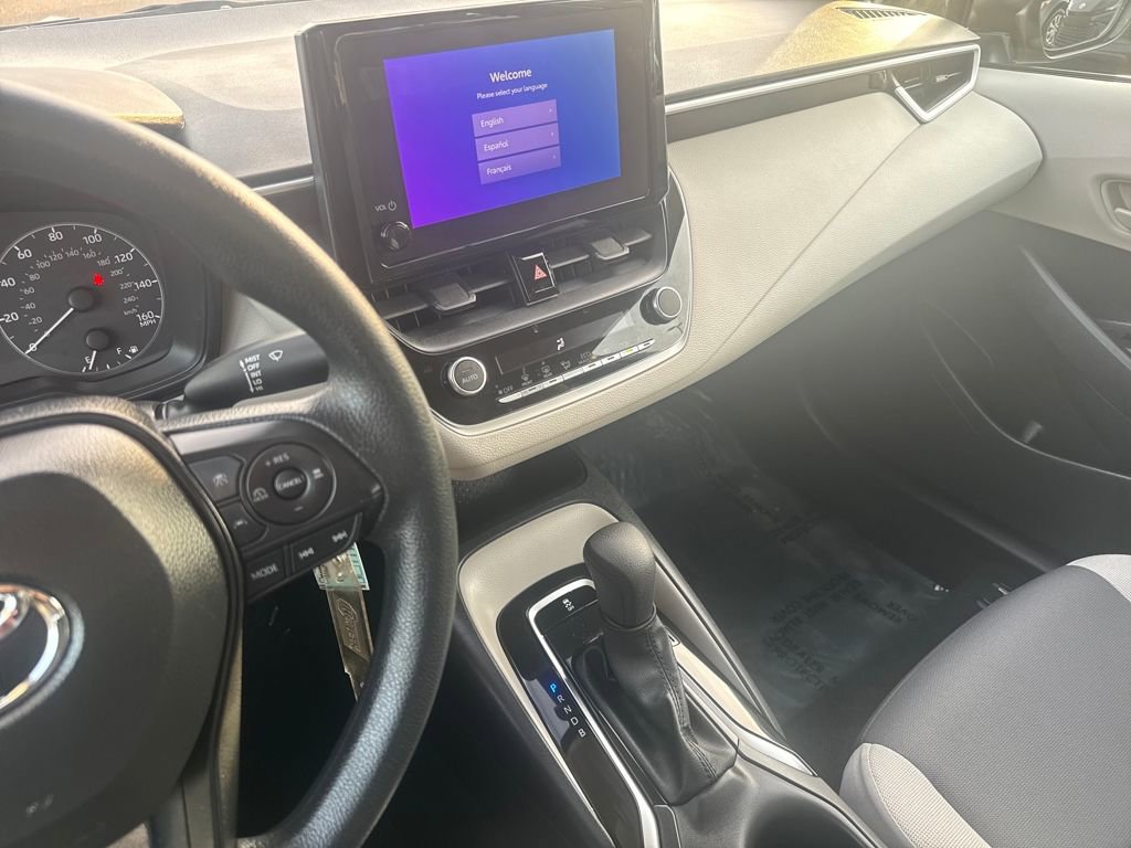 Used 2025 Toyota Corolla LE image 20