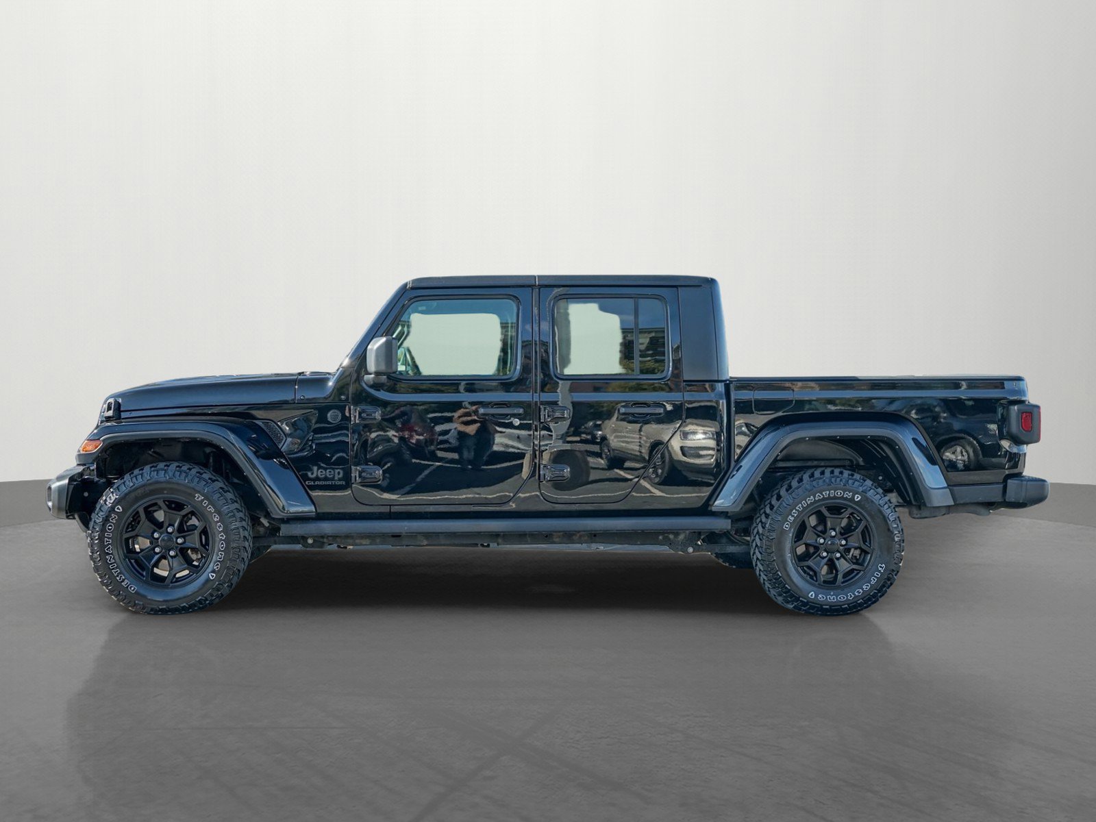 Used 2021 Jeep Gladiator Willys image 4