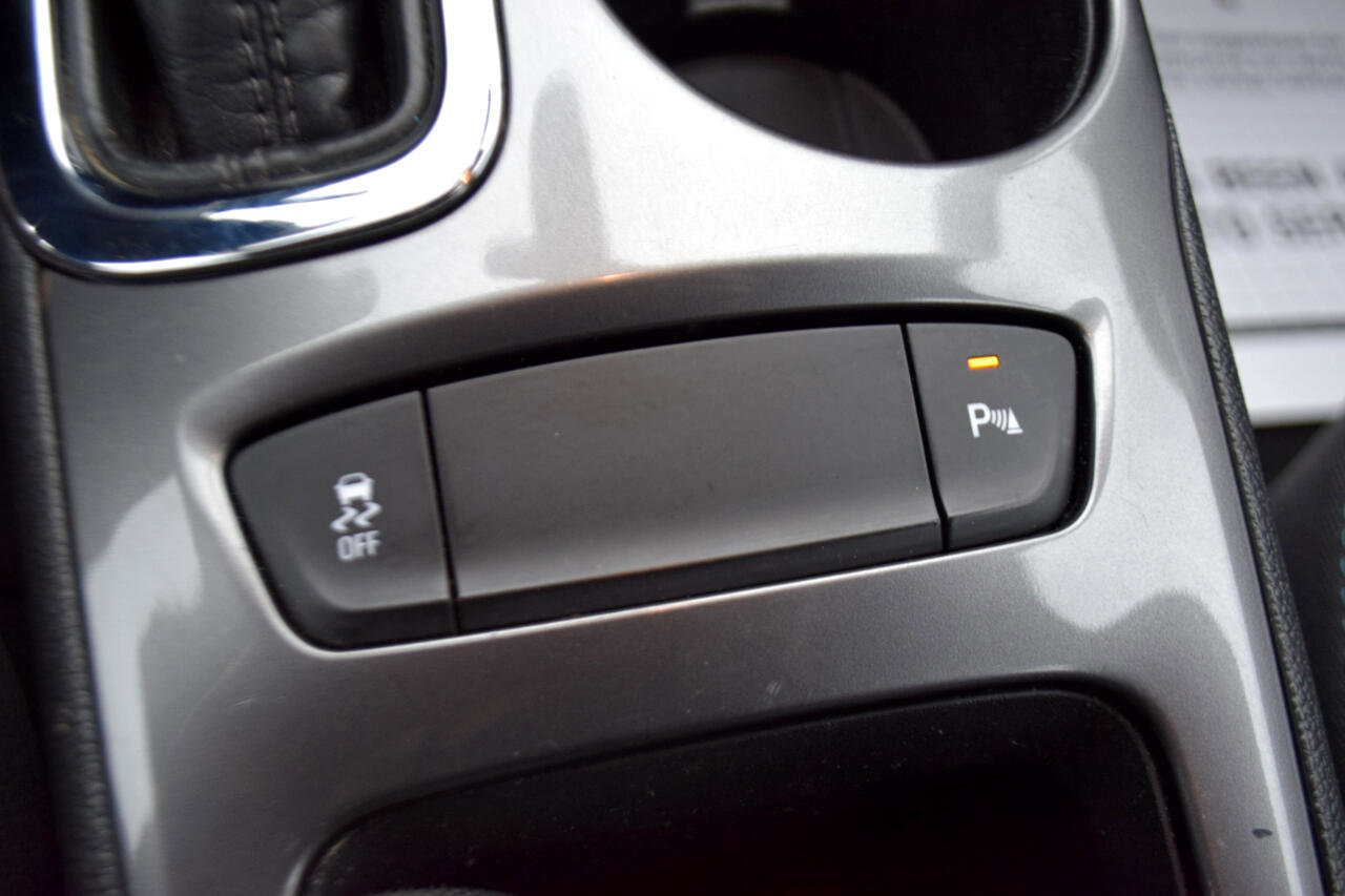 Used 2018 Chevrolet Cruze LT w/ Convenience Package image 22