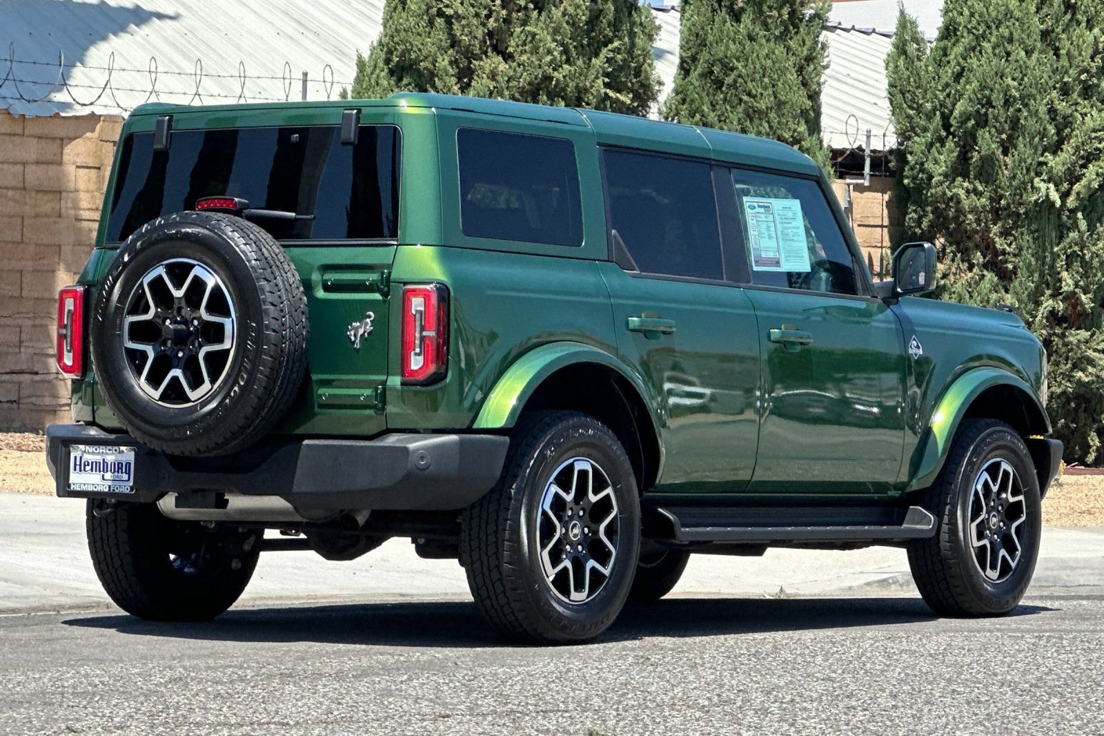 Used 2025 Ford Bronco Outer Banks AWD/4WD image 4