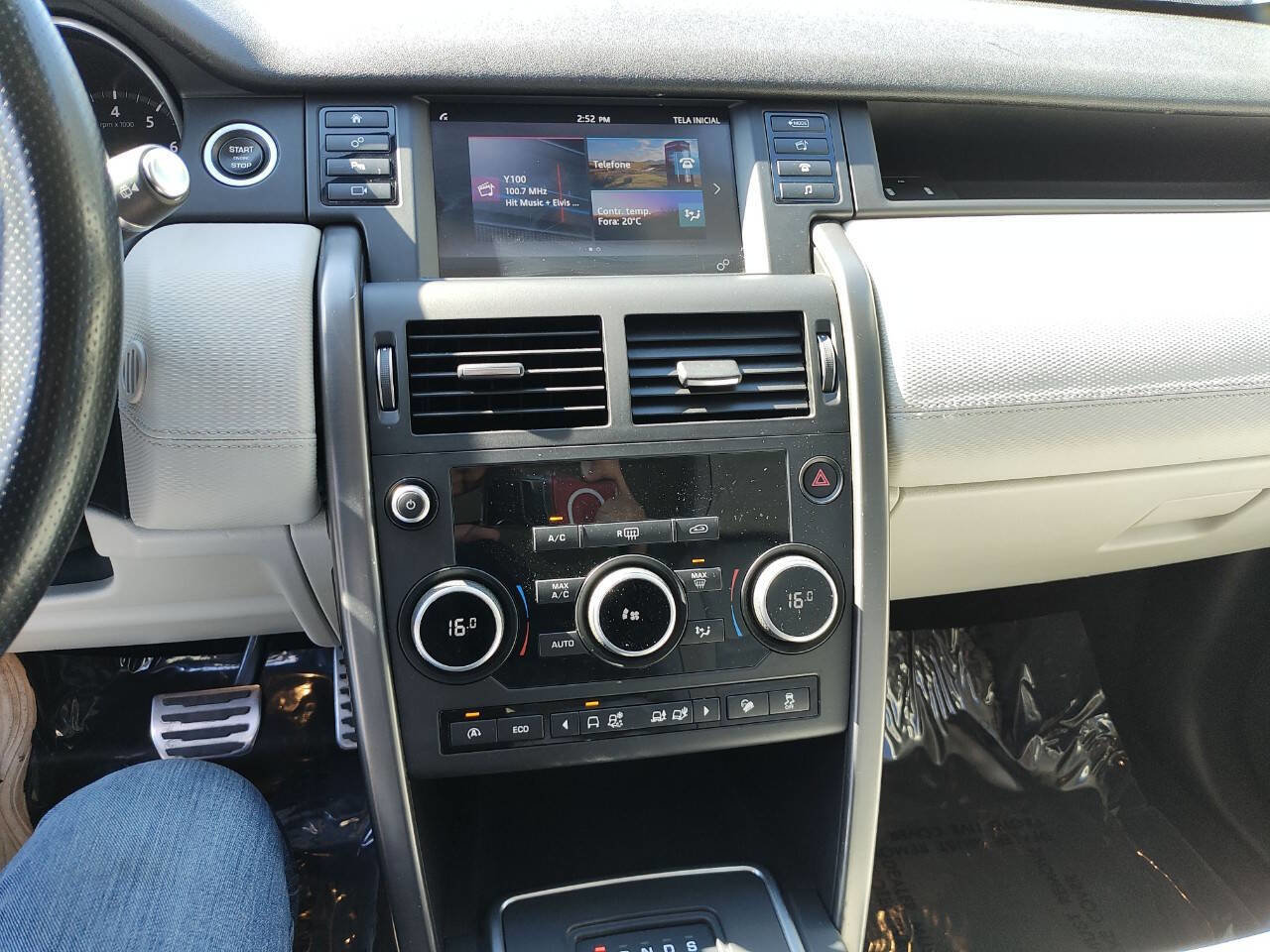 Used 2017 Land Rover Discovery Sport HSE image 32