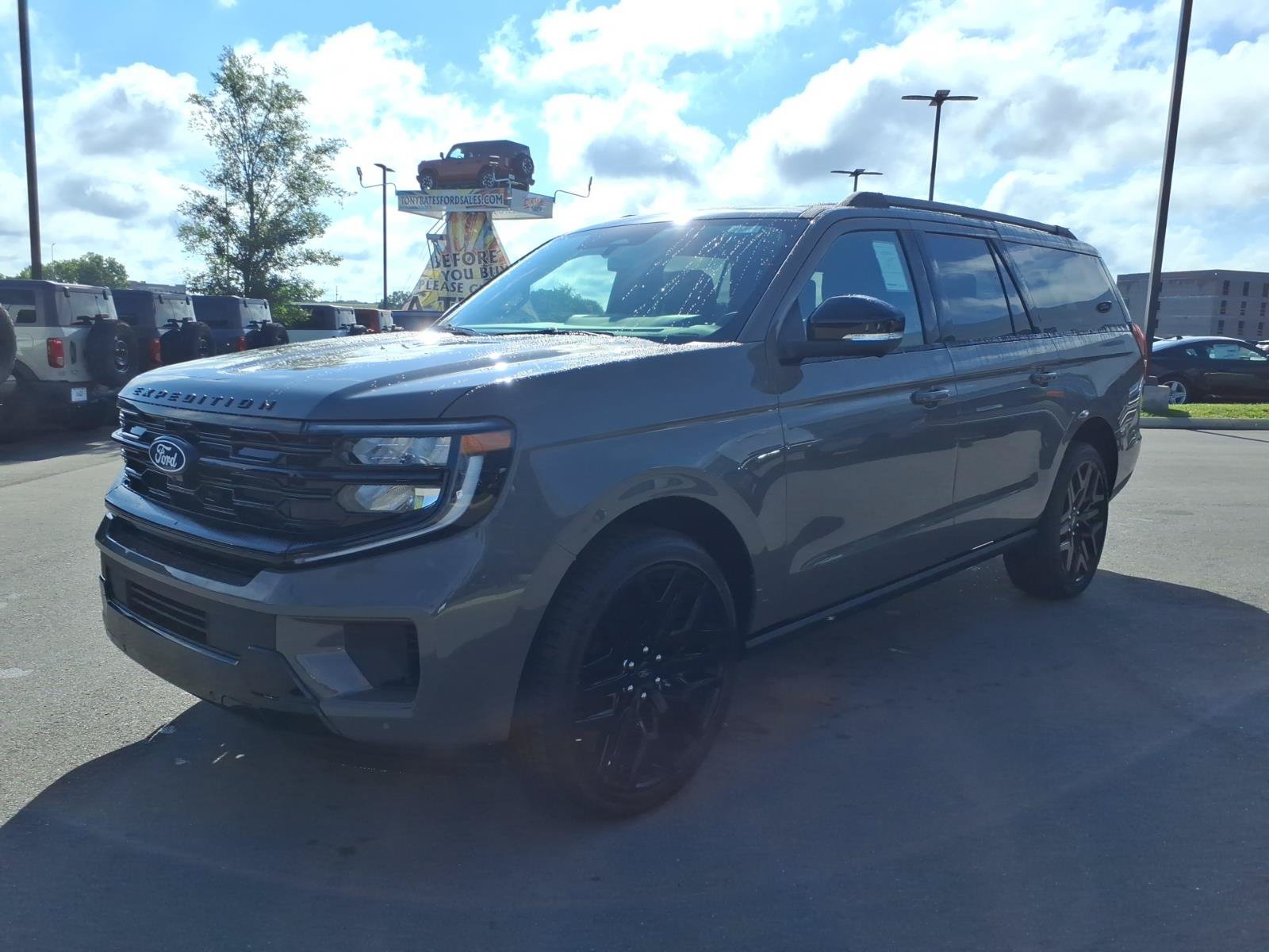 New 2027 Ford Expedition Max Platinum w/ Stealth Performance Package AWD/4WD image 7