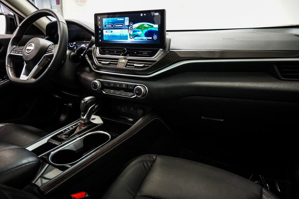 Used 2024 Nissan Altima 2.5 SR w/ SR Premium Package image 12