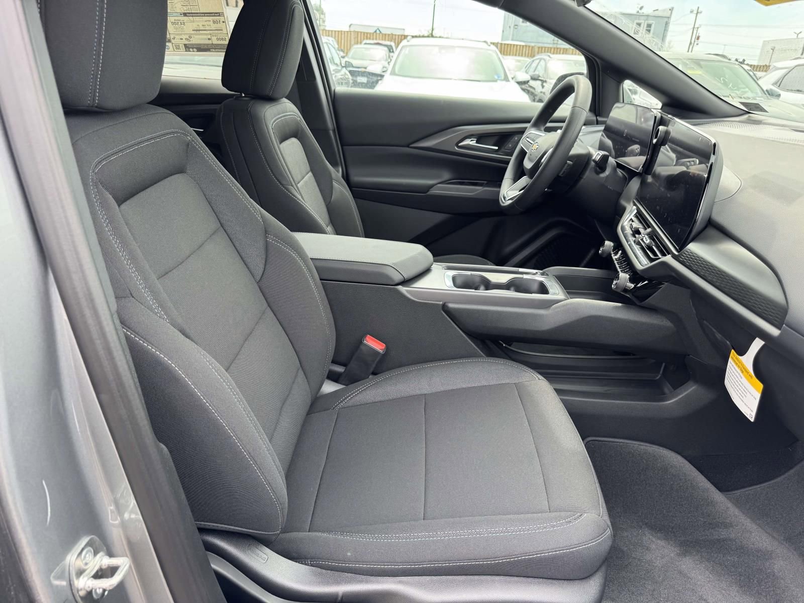 New 2026 Chevrolet Equinox EV LT image 28