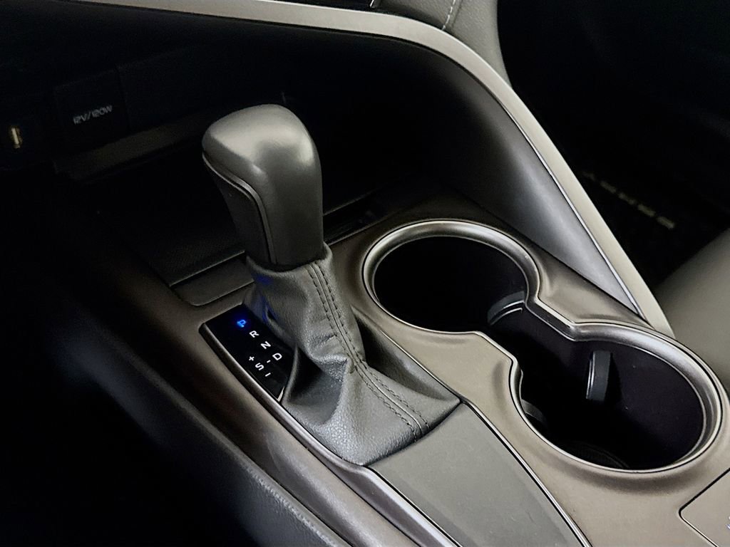 Used 2024 Toyota Camry SE FWD image 19