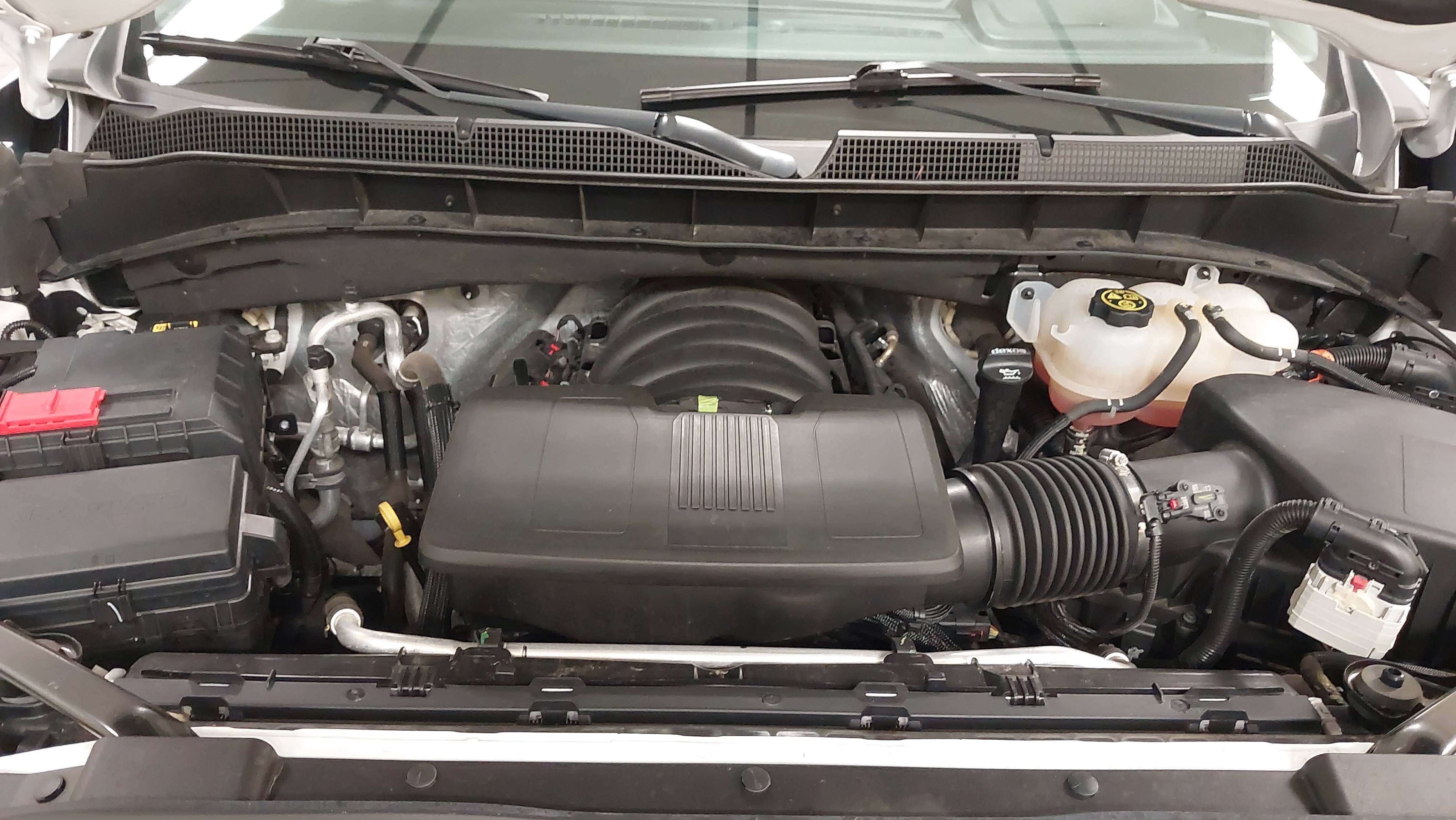 Used 2023 Chevrolet Silverado 1500 LT AWD/4WD image 30