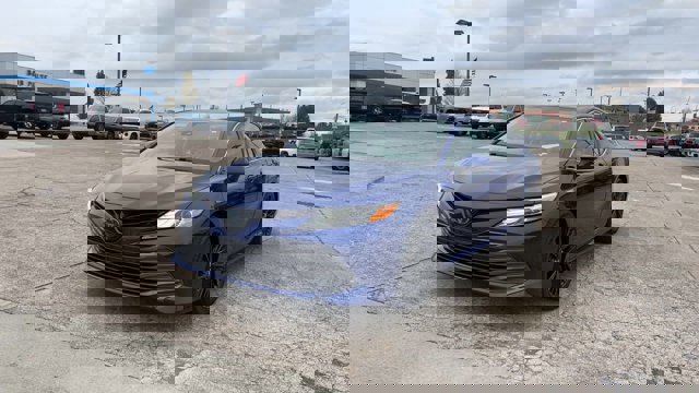 Used 2018 Toyota Camry XLE image 4