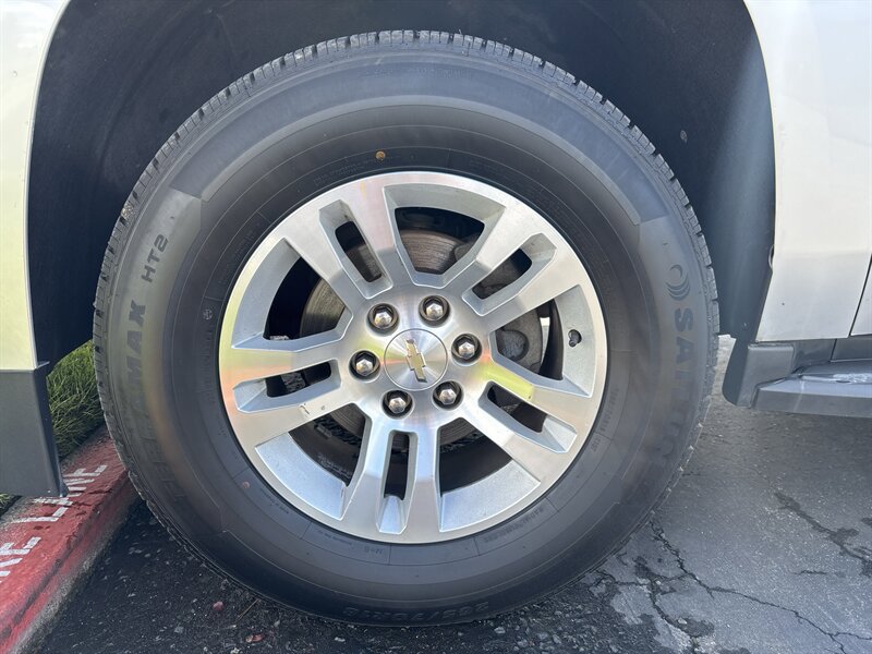 Used 2017 Chevrolet Tahoe LT AWD/4WD image 21