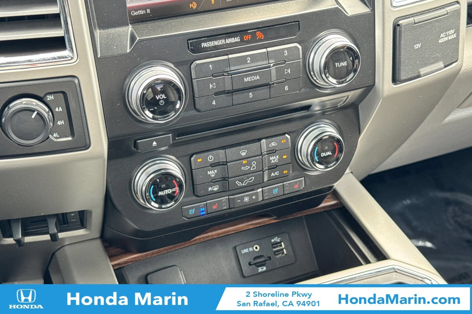 Used 2015 Ford F150 Lariat w/ Equipment Group 502A Luxury AWD/4WD image 25