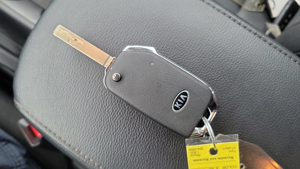 Used 2020 Kia Soul LX FWD image 22