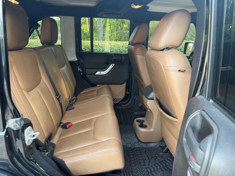 Used 2013 Jeep Wrangler Unlimited Sahara w/ Dual Top Group AWD/4WD image 27