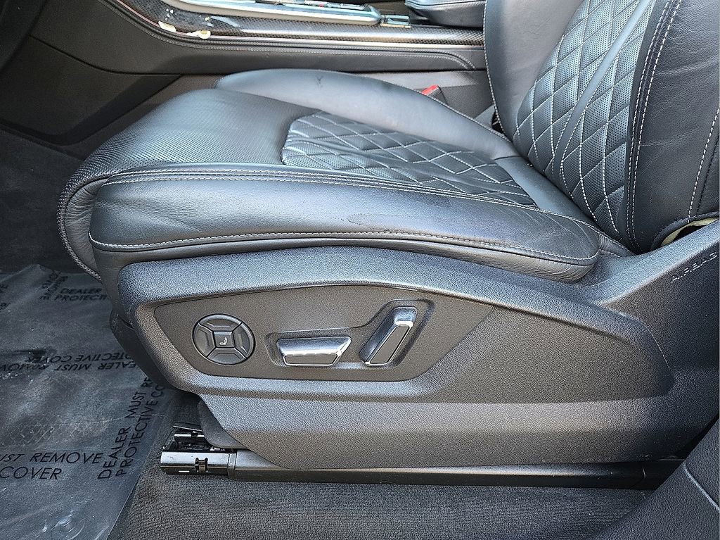 Used 2023 Audi SQ8 Prestige w/ Prestige Package image 25