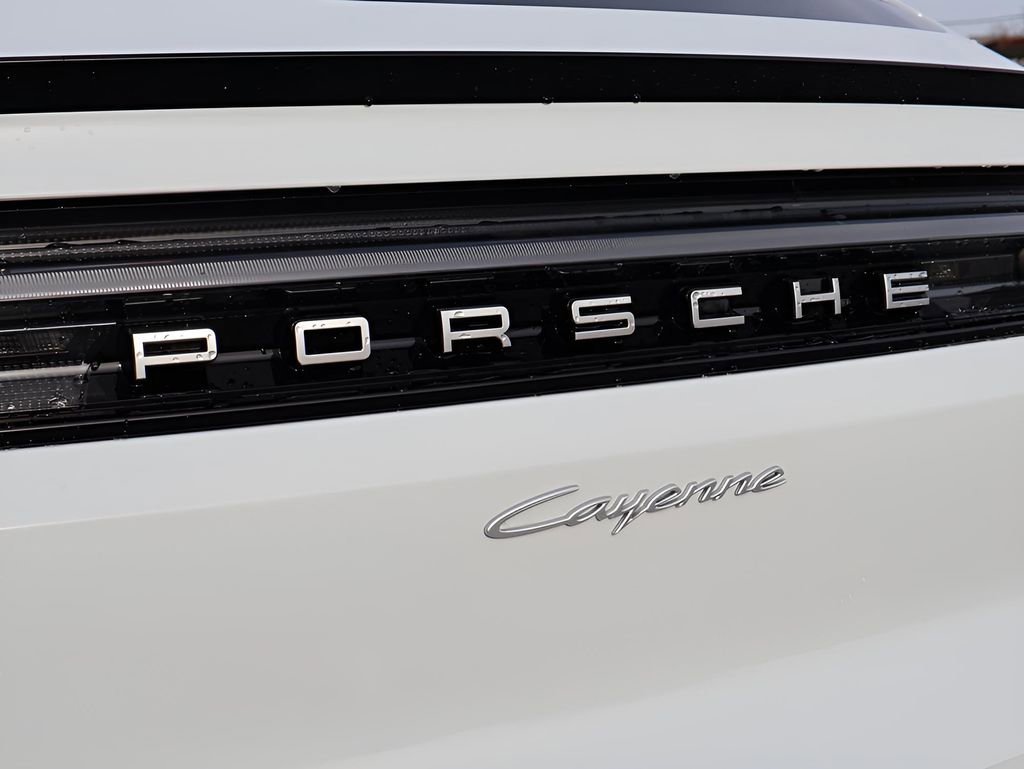 New 2026 Porsche Cayenne Coupe AWD/4WD image 6