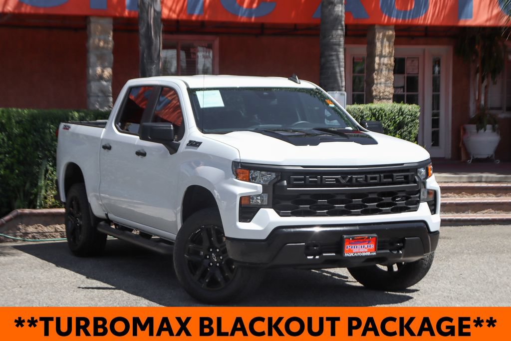 Used 2024 Chevrolet Silverado 1500 Custom Trail Boss w/ Turbomax Blackout Package AWD/4WD image 2