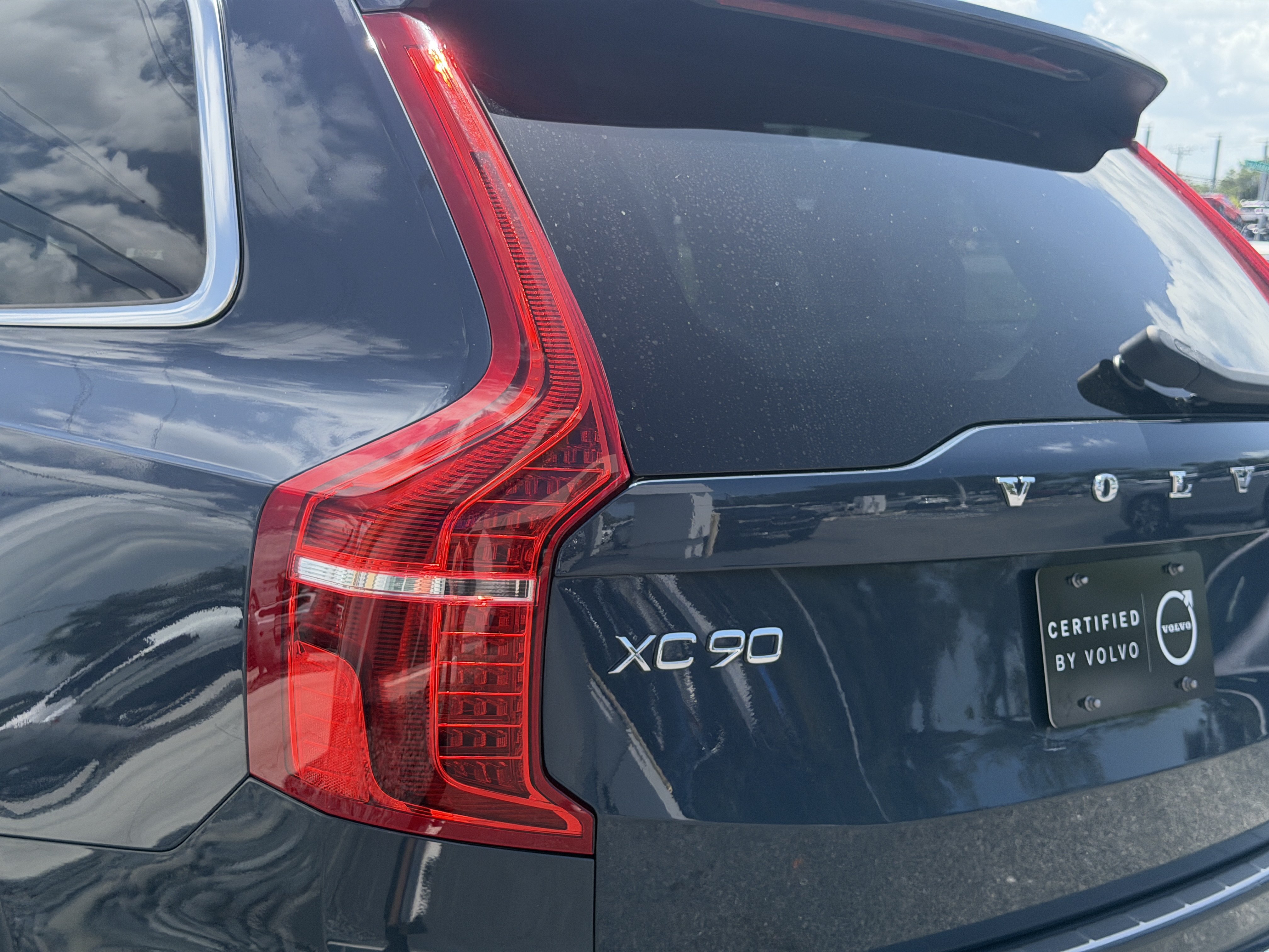 Certified 2024 Volvo XC90 B5 Plus w/ Protection Package Premier AWD/4WD image 9
