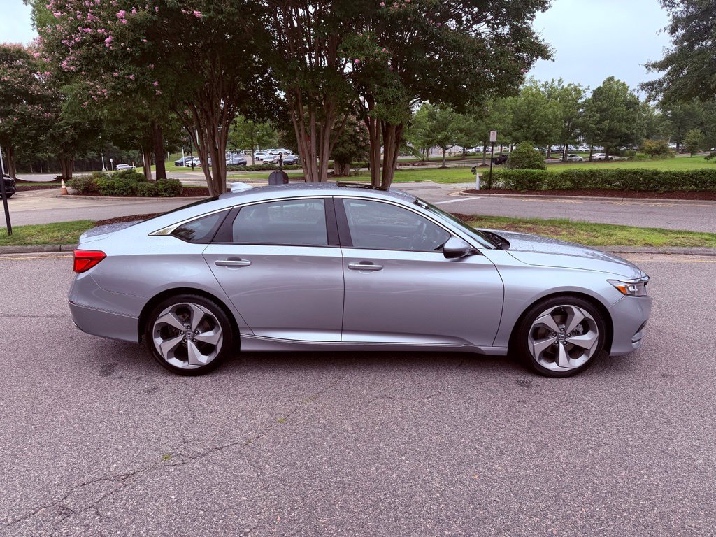 Used 2018 Honda Accord Touring image 15