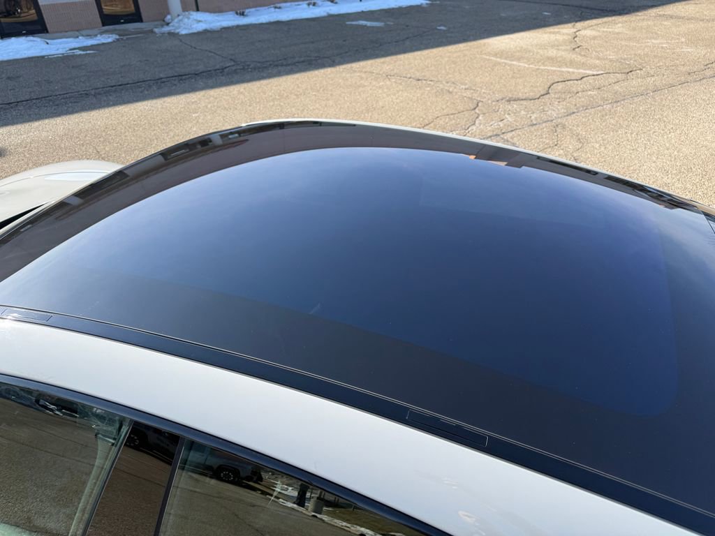 Used 2021 Porsche Taycan 4S image 11