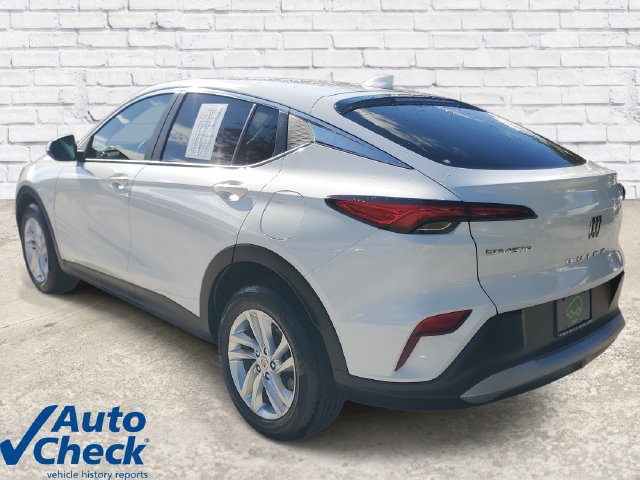 Used 2025 Buick Envista Sport Touring FWD image 2