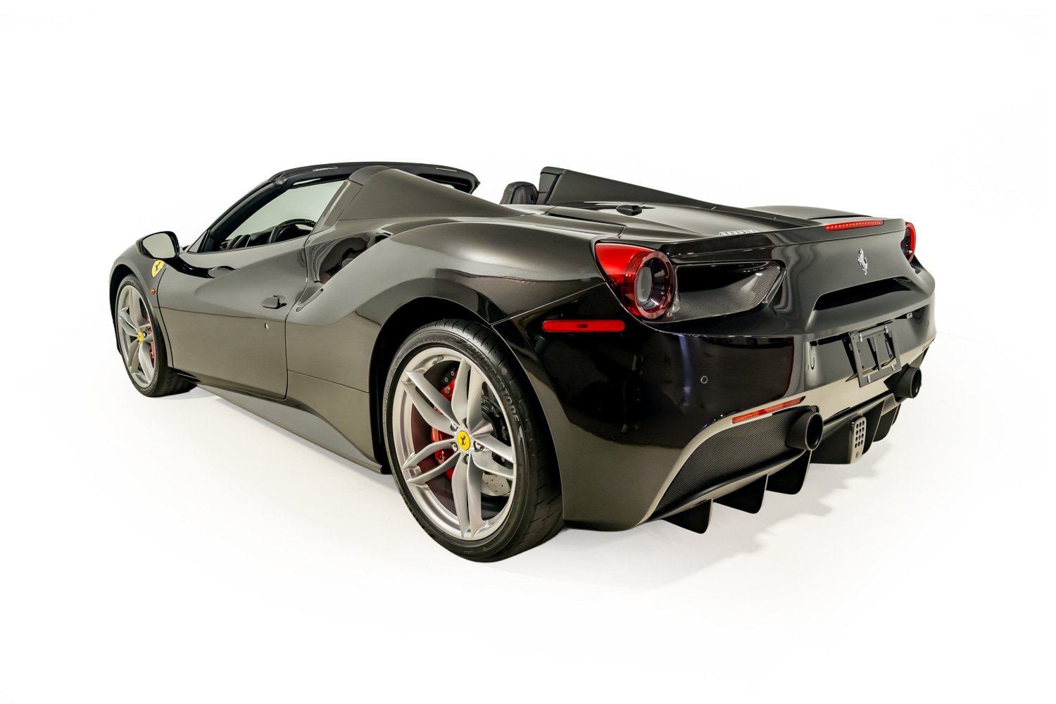 Used 2018 Ferrari 488 Spider RWD image 16