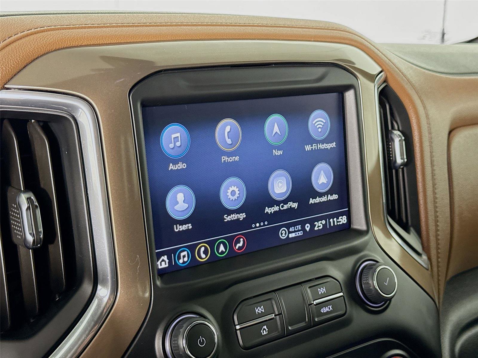 Used 2022 Chevrolet Silverado 1500 High Country w/ Technology Package image 15