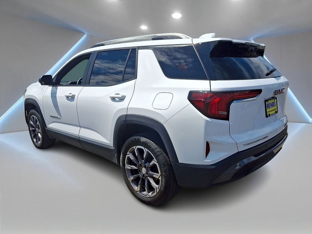 Used 2025 GMC Terrain Elevation w/ Elevation Premium Package AWD/4WD image 6