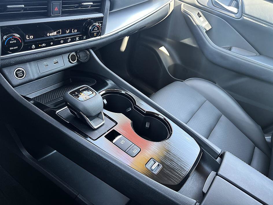 Certified 2023 Nissan Rogue SV w/ SV Premium B Package FWD image 27