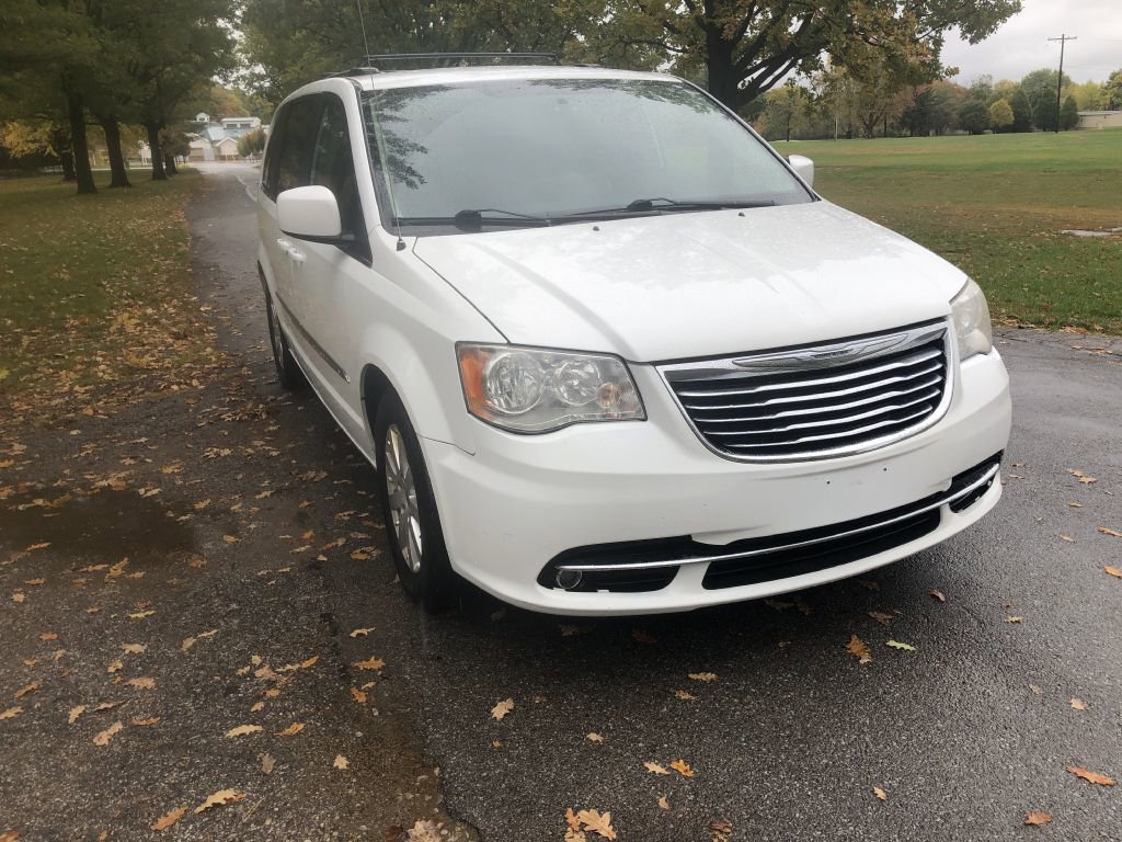 Used 2014 Chrysler Town & Country Touring image 15