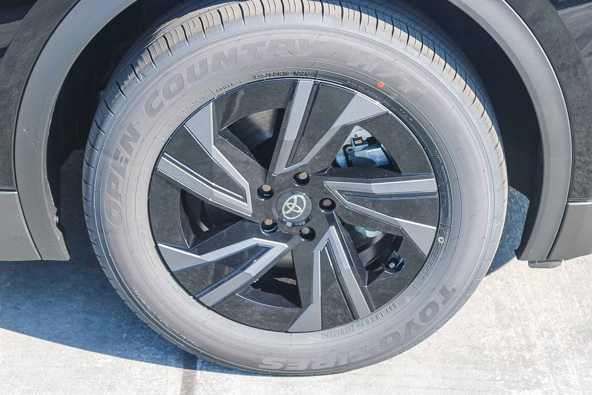 New 2026 Toyota C-HR AWD/4WD image 11