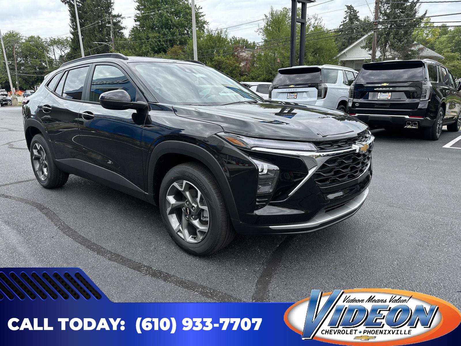 New 2026 Chevrolet Trax LT w/ Sunroof Package FWD image 1