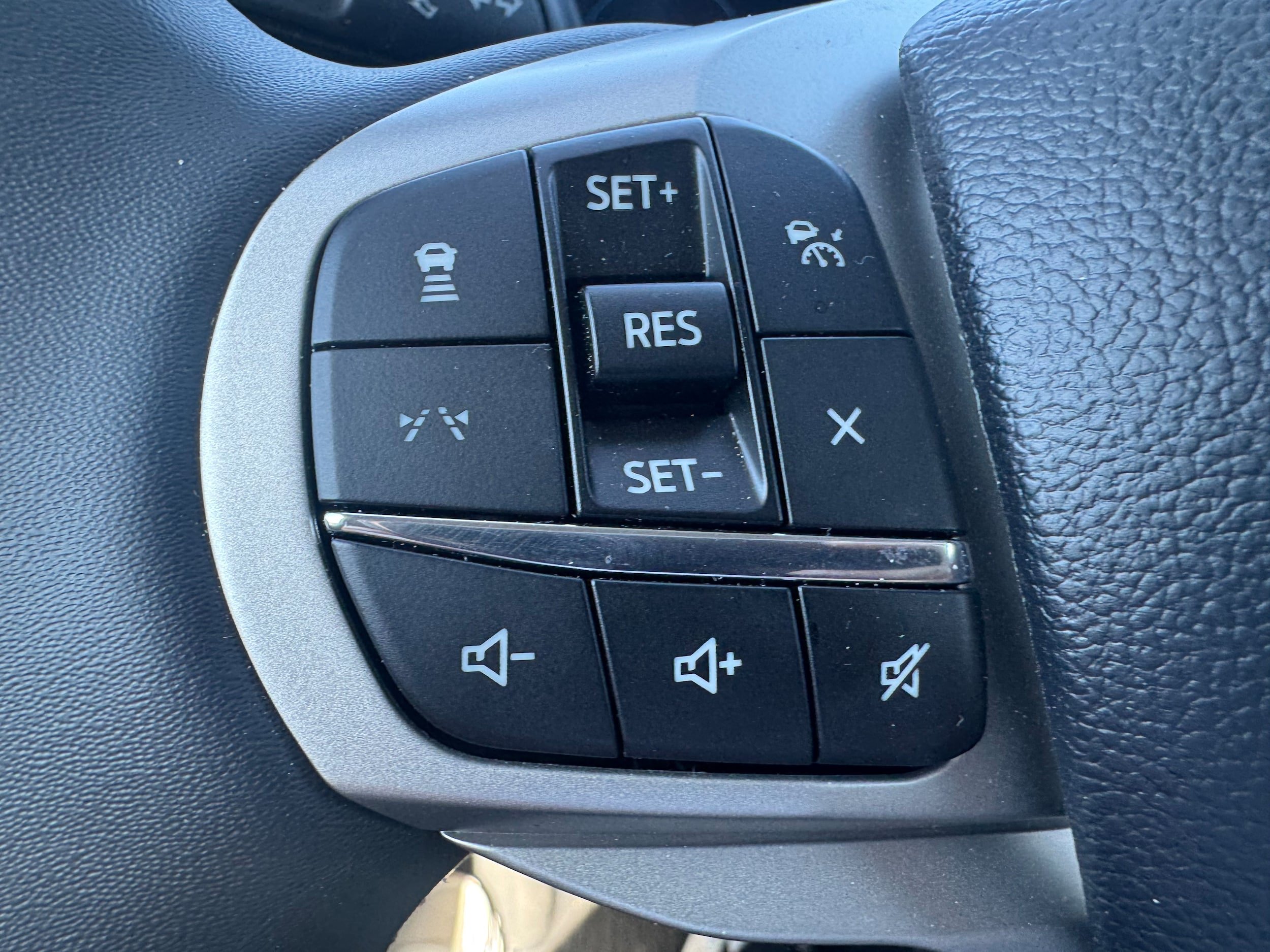 Used 2026 Ford Explorer Active w/ Active Comfort Package AWD/4WD image 16