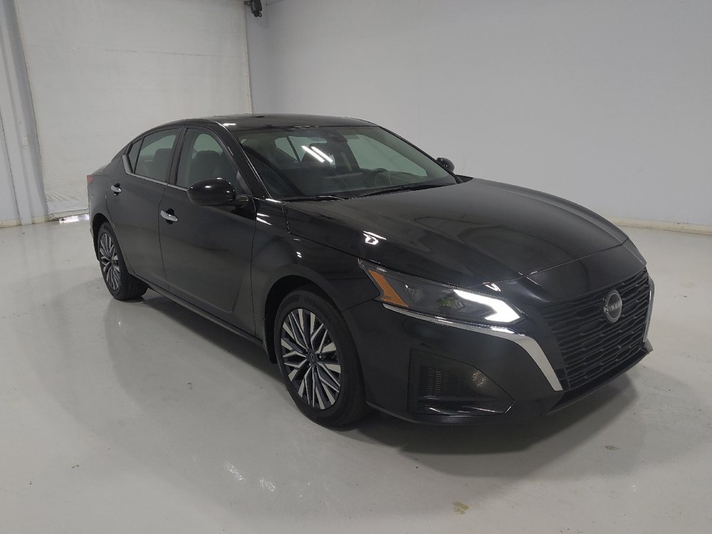 Used 2023 Nissan Altima 2.5 SV w/ SV Premium Package AWD/4WD image 13