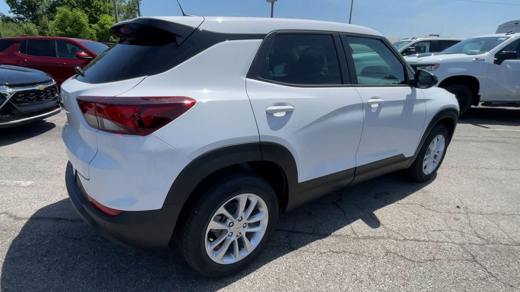 New 2026 Chevrolet TrailBlazer LS w/ LS Convenience Package FWD image 2
