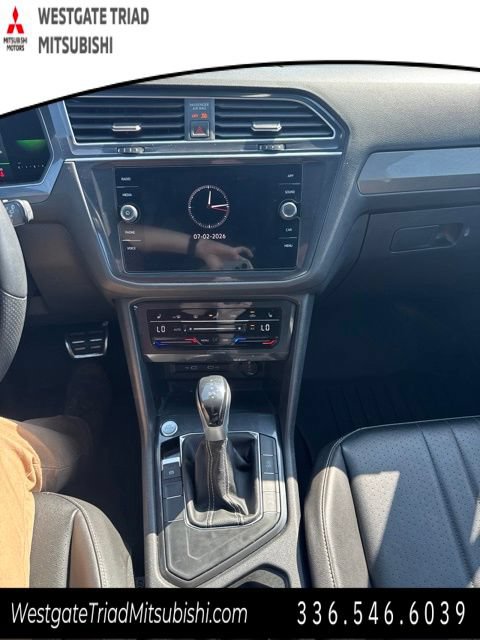 Used 2022 Volkswagen Tiguan SE R-Line FWD image 16