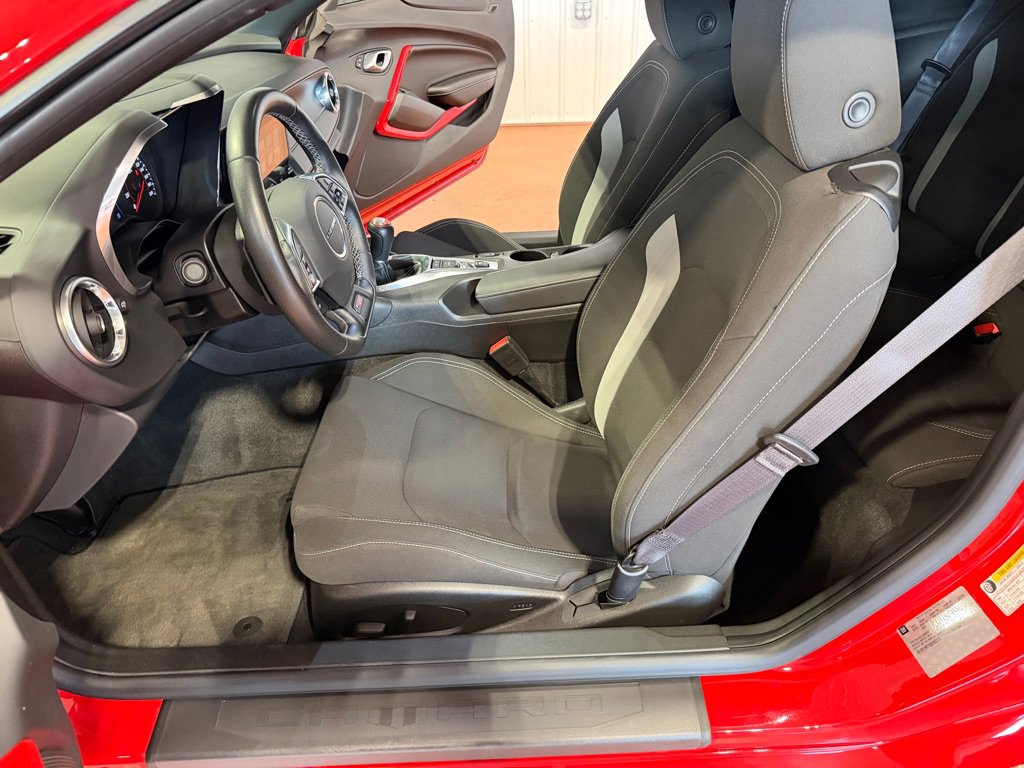 Used 2016 Chevrolet Camaro SS RWD image 20