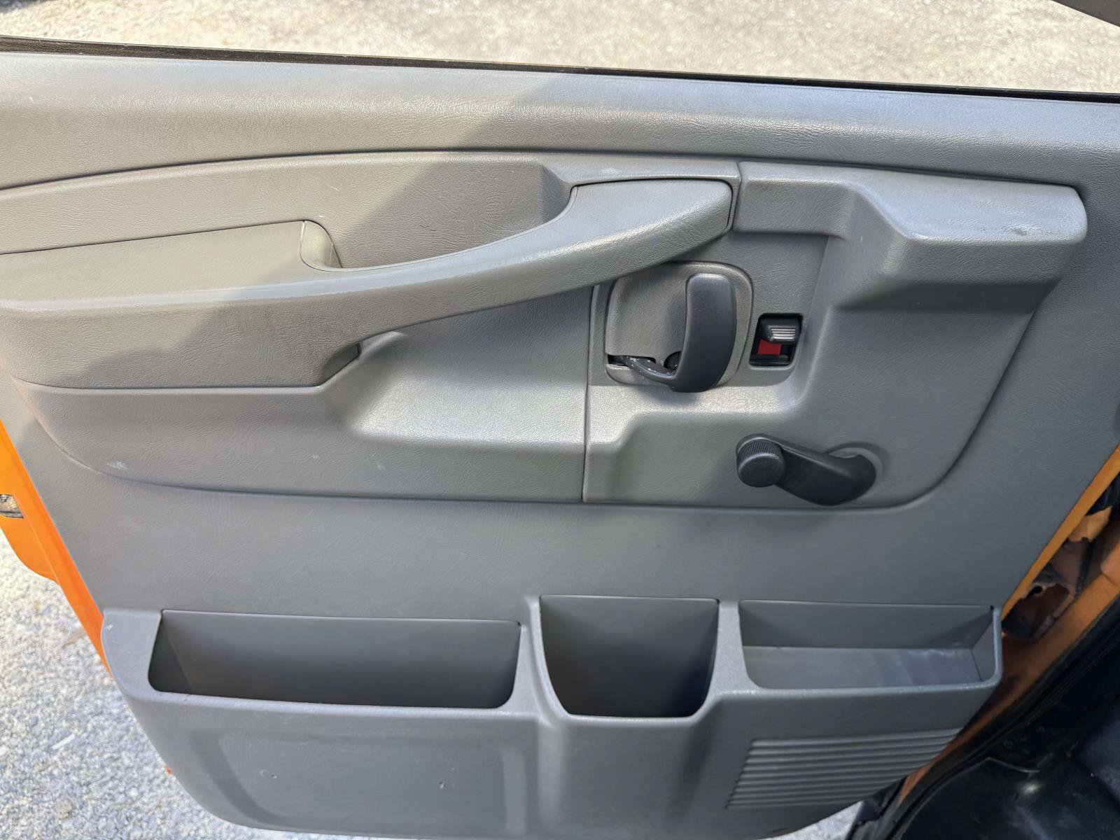 Used 2012 Chevrolet Express 3500 Extended RWD image 14